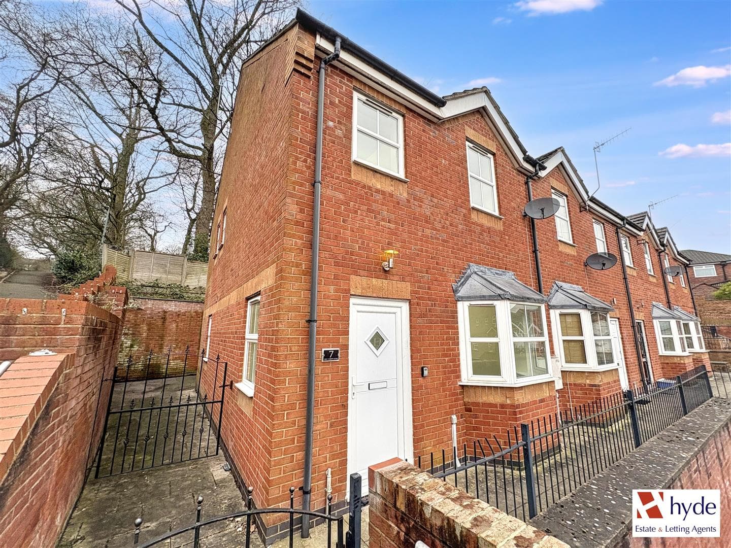 St. Andrews Square, Stoke-On-Trent. ST4 7GA