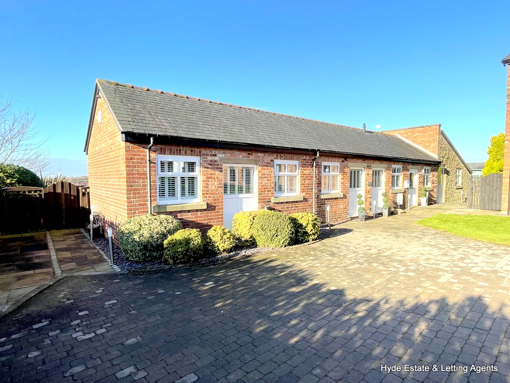 Images for The Stables, Butterfield Hall Farm, Plodder Lane, Bolton, BL5 1AW
