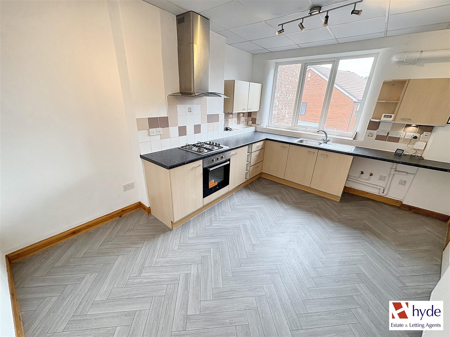 Images for 448A Bury Old Road, Prestwich, Manchester EAID:HydePartnersAPI BID:2