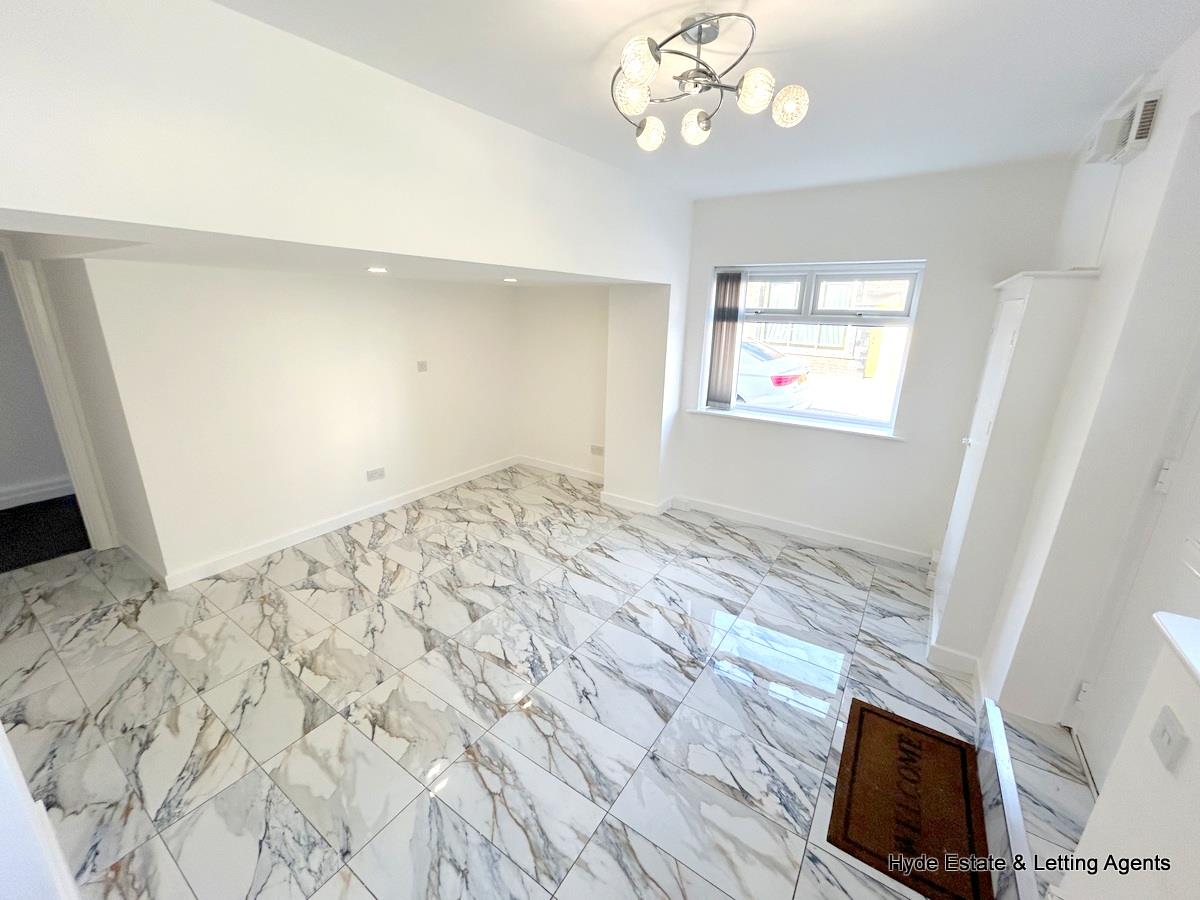 Images for 299 Grimshaw Lane, Middleton, M24 2AT EAID:HydePartnersAPI BID:2