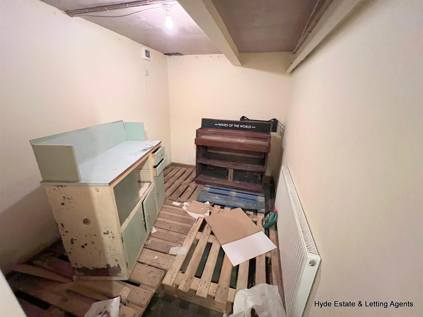 Images for 8 Silver Street, Bury EAID:HydePartnersAPI BID:2