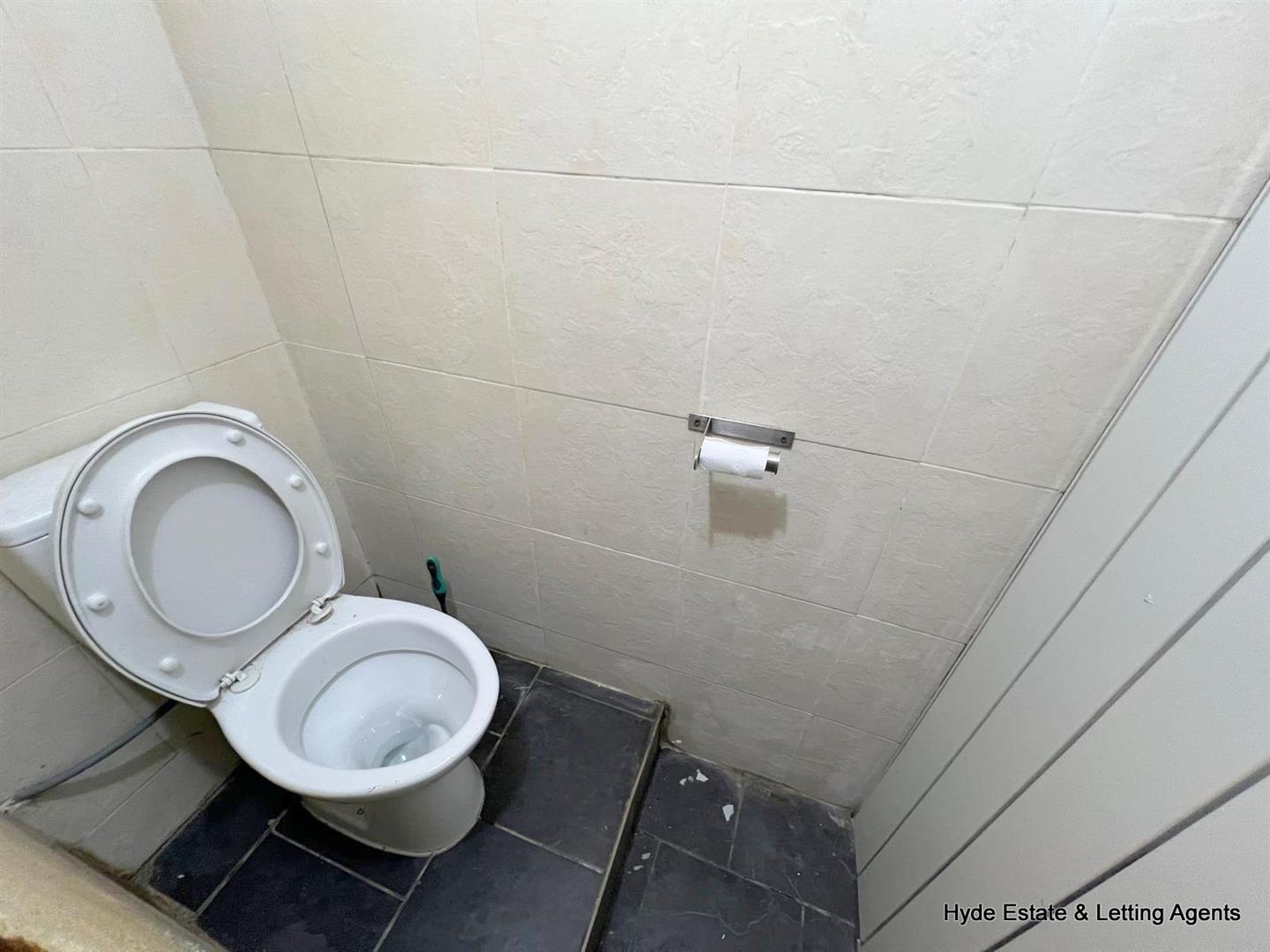 Images for 8 Silver Street, Bury EAID:HydePartnersAPI BID:2