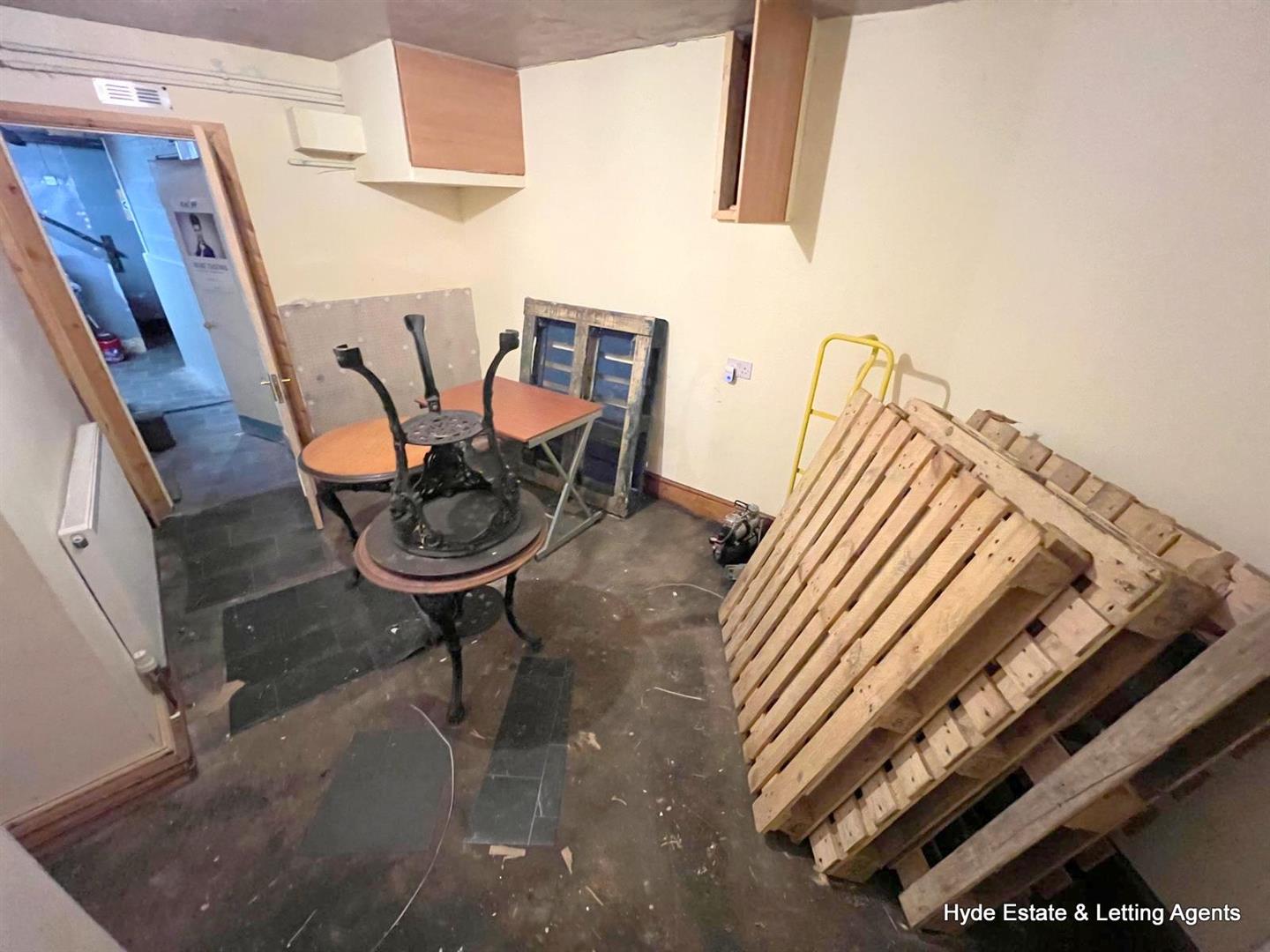 Images for 8 Silver Street, Bury EAID:HydePartnersAPI BID:2
