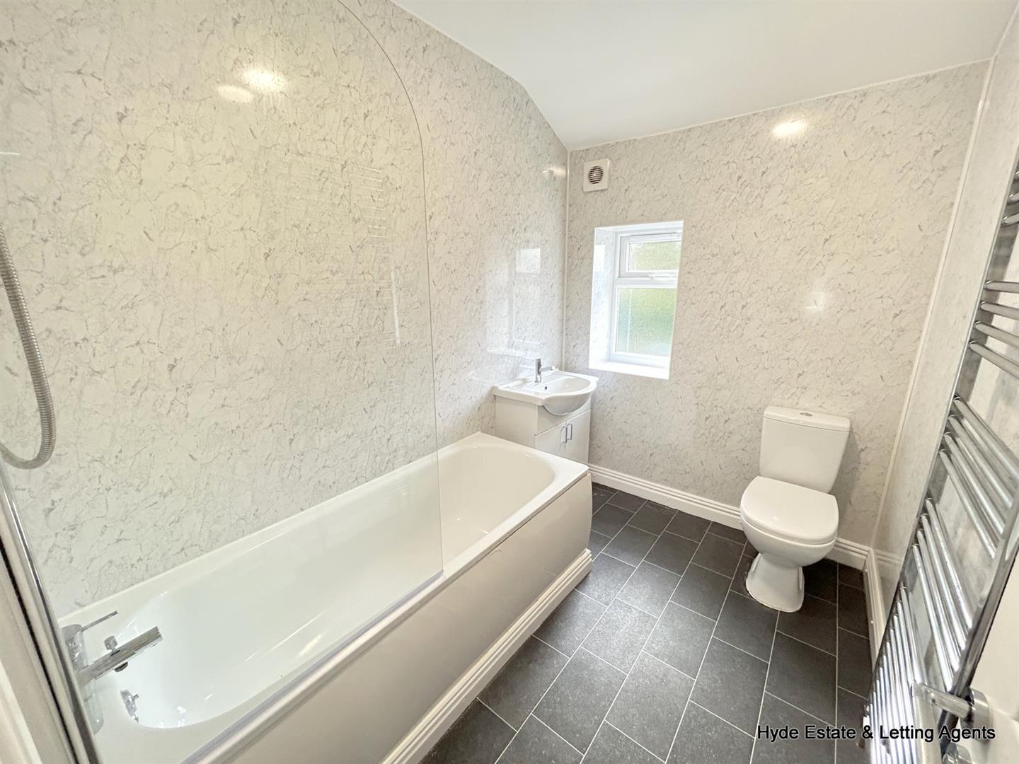 Images for Bury Old Road, Whitefield, Manchester EAID:HydePartnersAPI BID:2